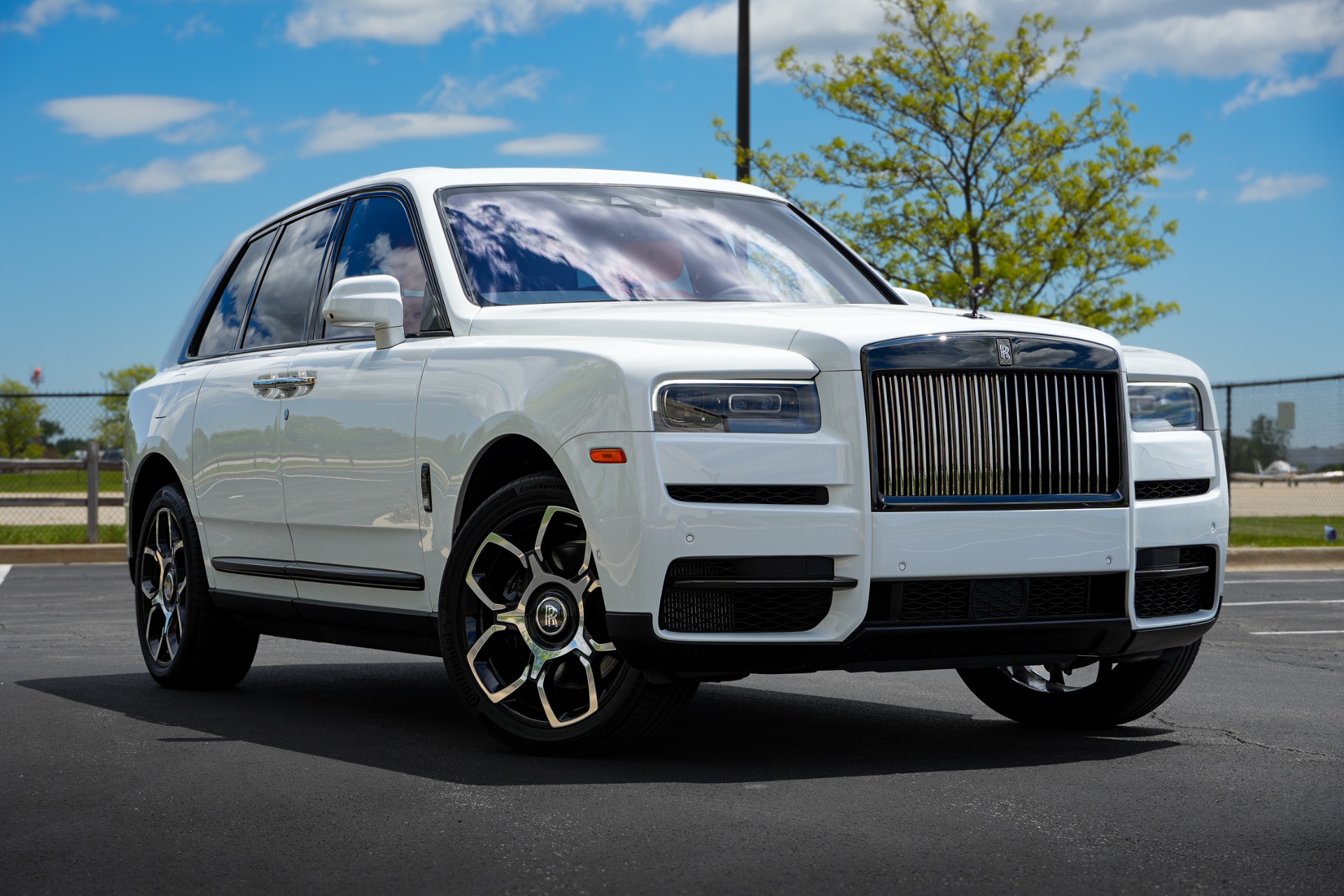 2023 Rolls-Royce Cullinan Black Badge's photo