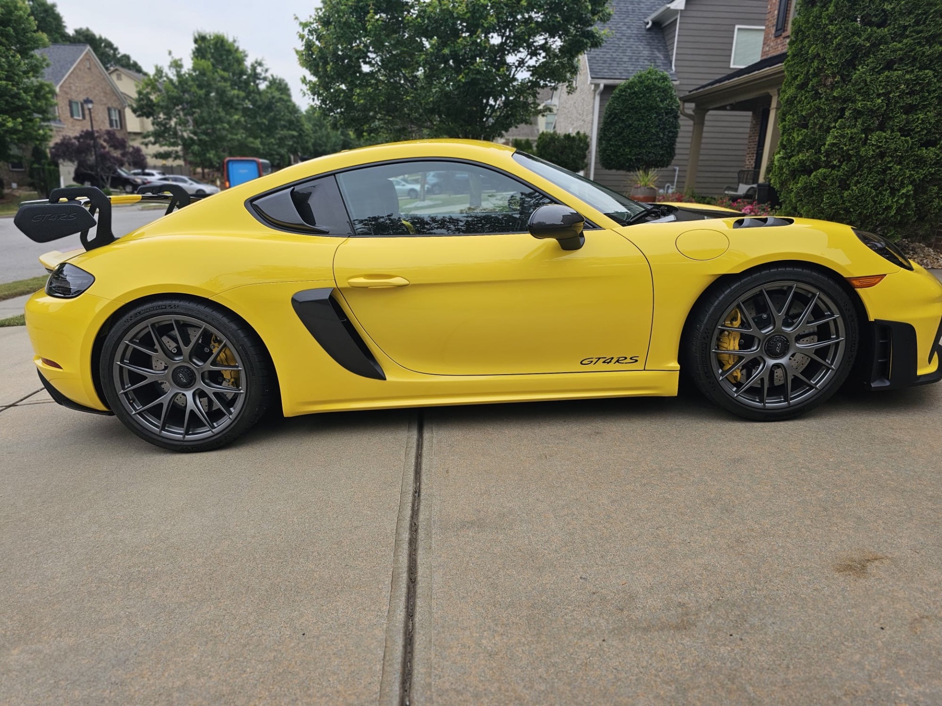 2024 Porsche 718 Cayman GT4 RS's photo