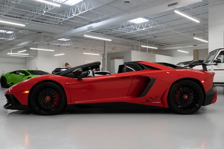 Used 2017 Lamborghini Aventador LP 750-4 SV for sale Sold at Strada Motorsports in Schaumburg IL 60193 5