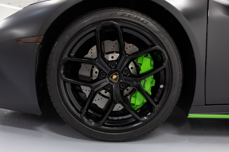 Used 2018 Lamborghini Huracan LP 580-2 for sale Sold at Strada Motorsports in Schaumburg IL 60193 4