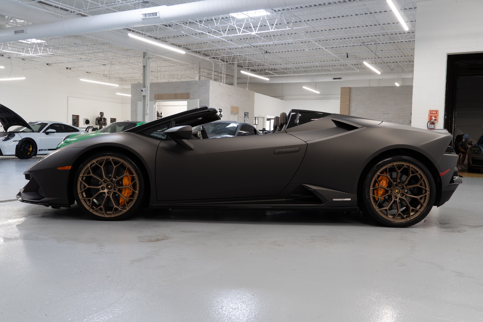 Make Up Co., Ltd. / Lamborghini Veneno 2013