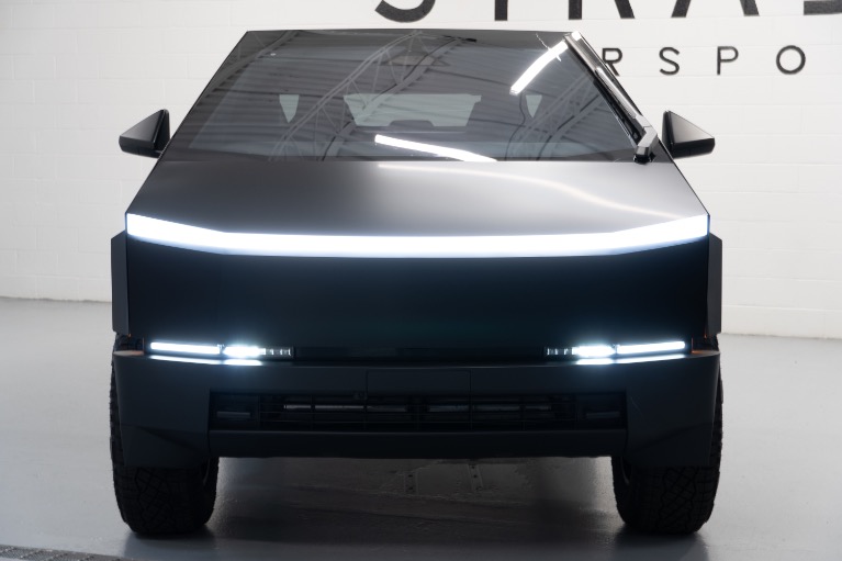 2024 Tesla Cybertruck Base - Photo 39