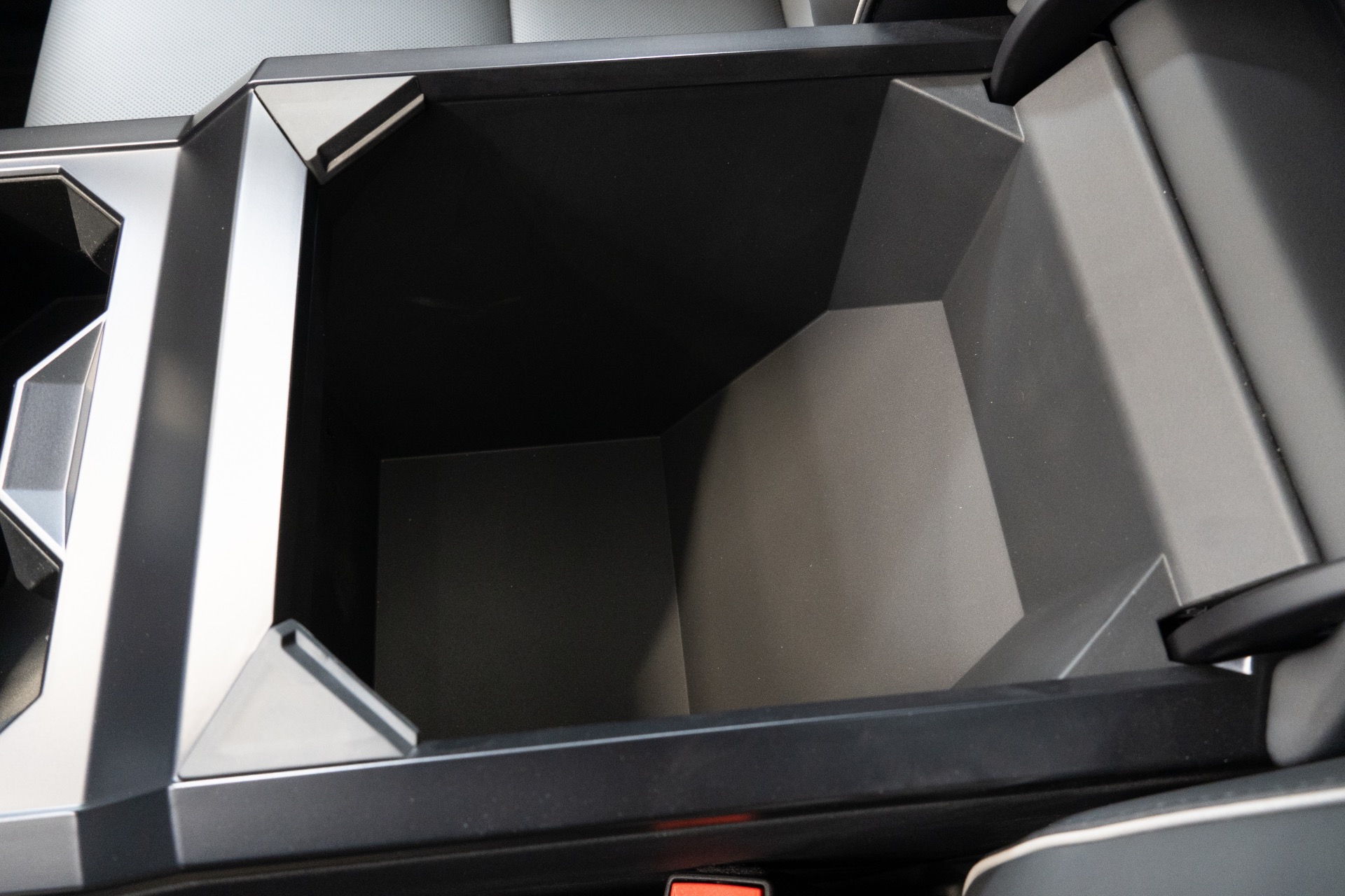 2024 Tesla Cybertruck Base - Photo 29