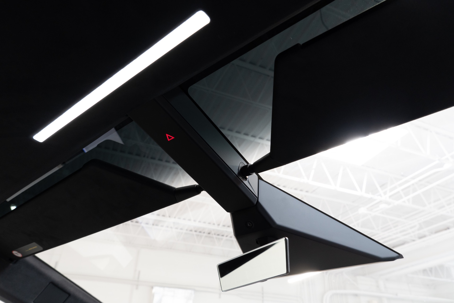 2024 Tesla Cybertruck Base - Photo 38