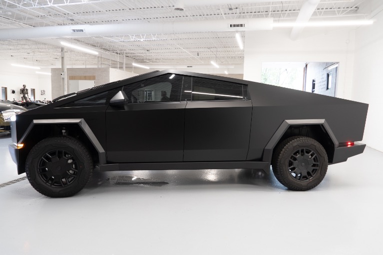 2024 Tesla Cybertruck Base - Photo 42
