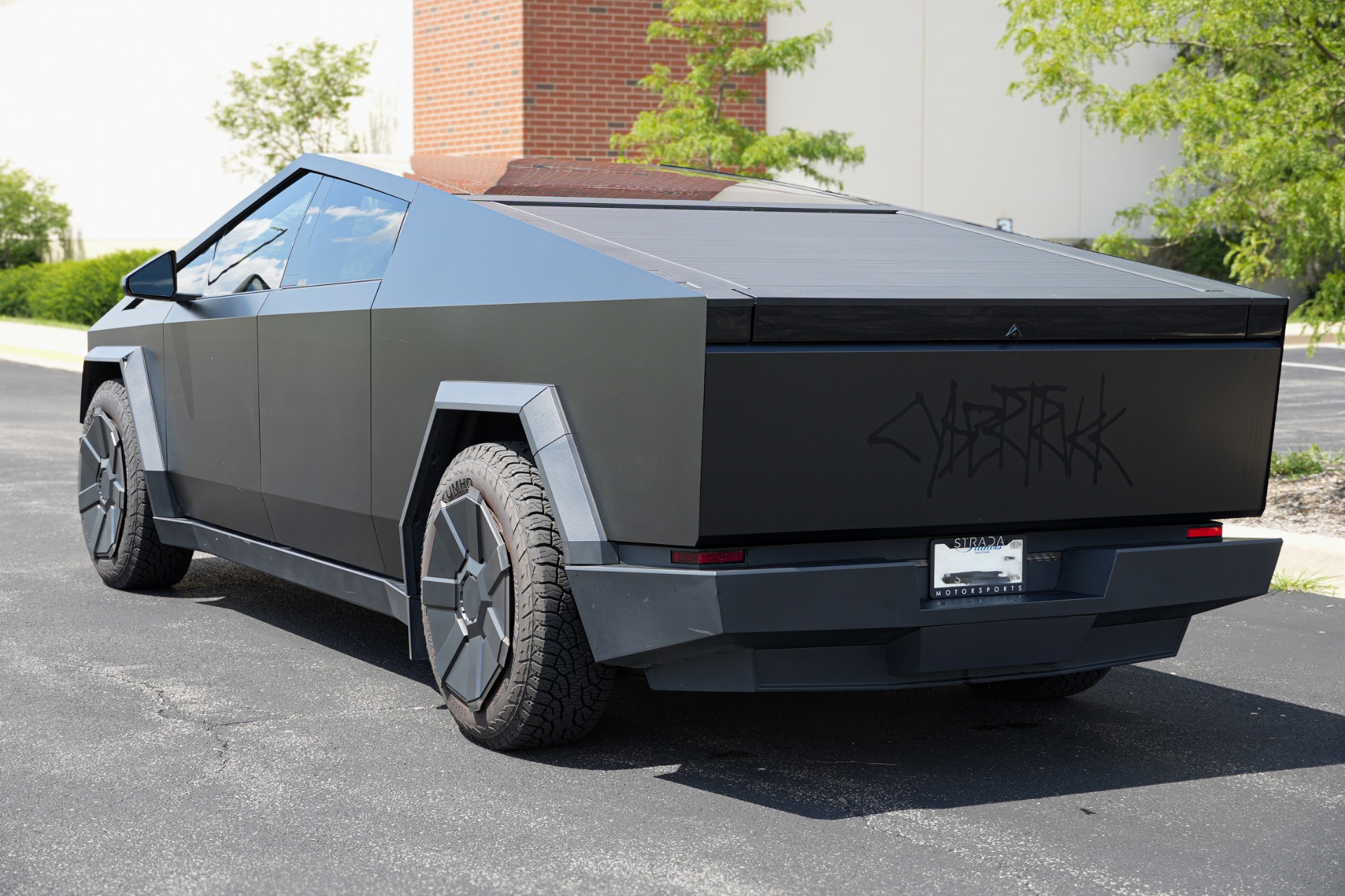 2024 Tesla Cybertruck Base - Photo 8