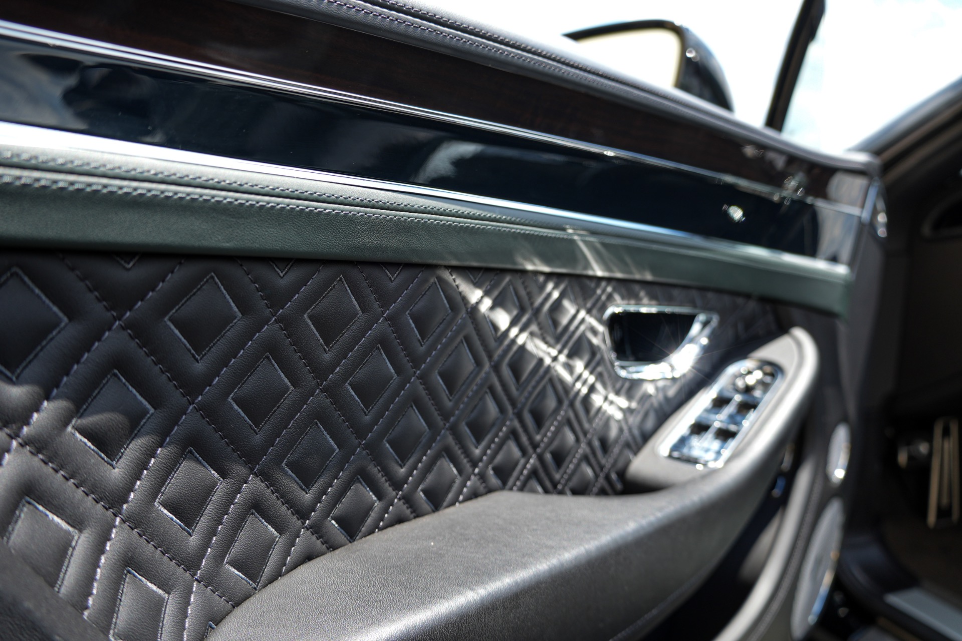 2022 Bentley Continental GT - Photo 16
