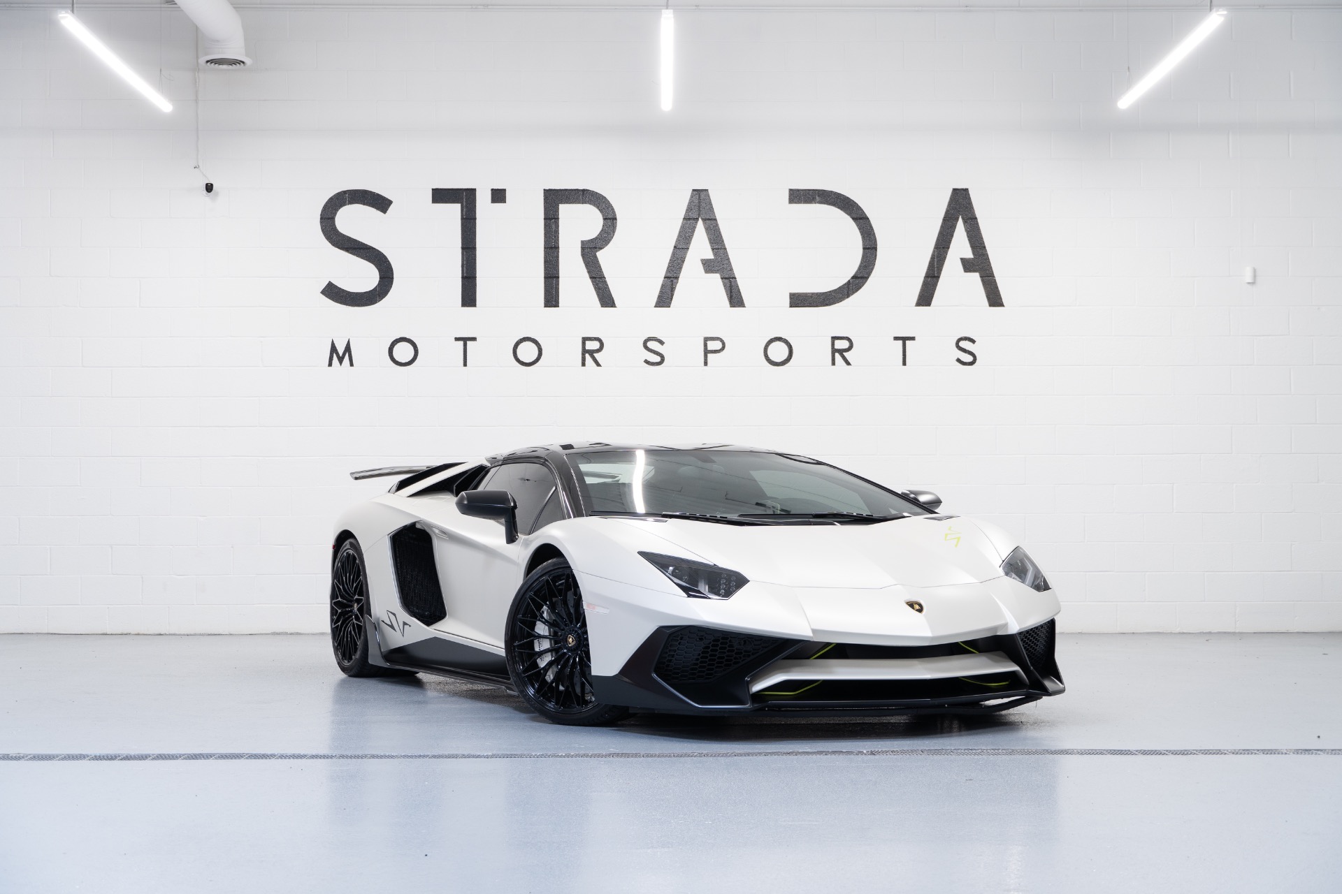 Firriato SANTAGOSTINO 2014・2016 2本セット Used-2016-Lamborghini-