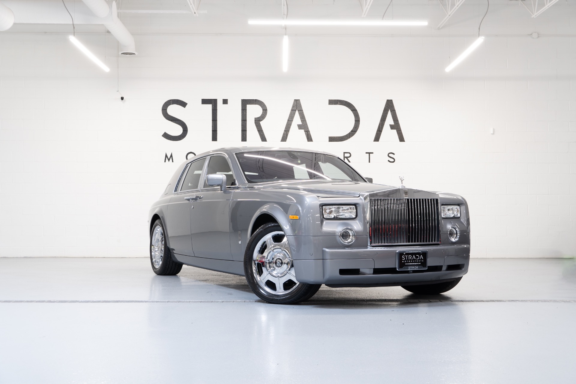 洋書 ROLLS ROYCE IN AMERICA Used 2007 Rolls-Royce Phantom For Sale (Sold) | Strada