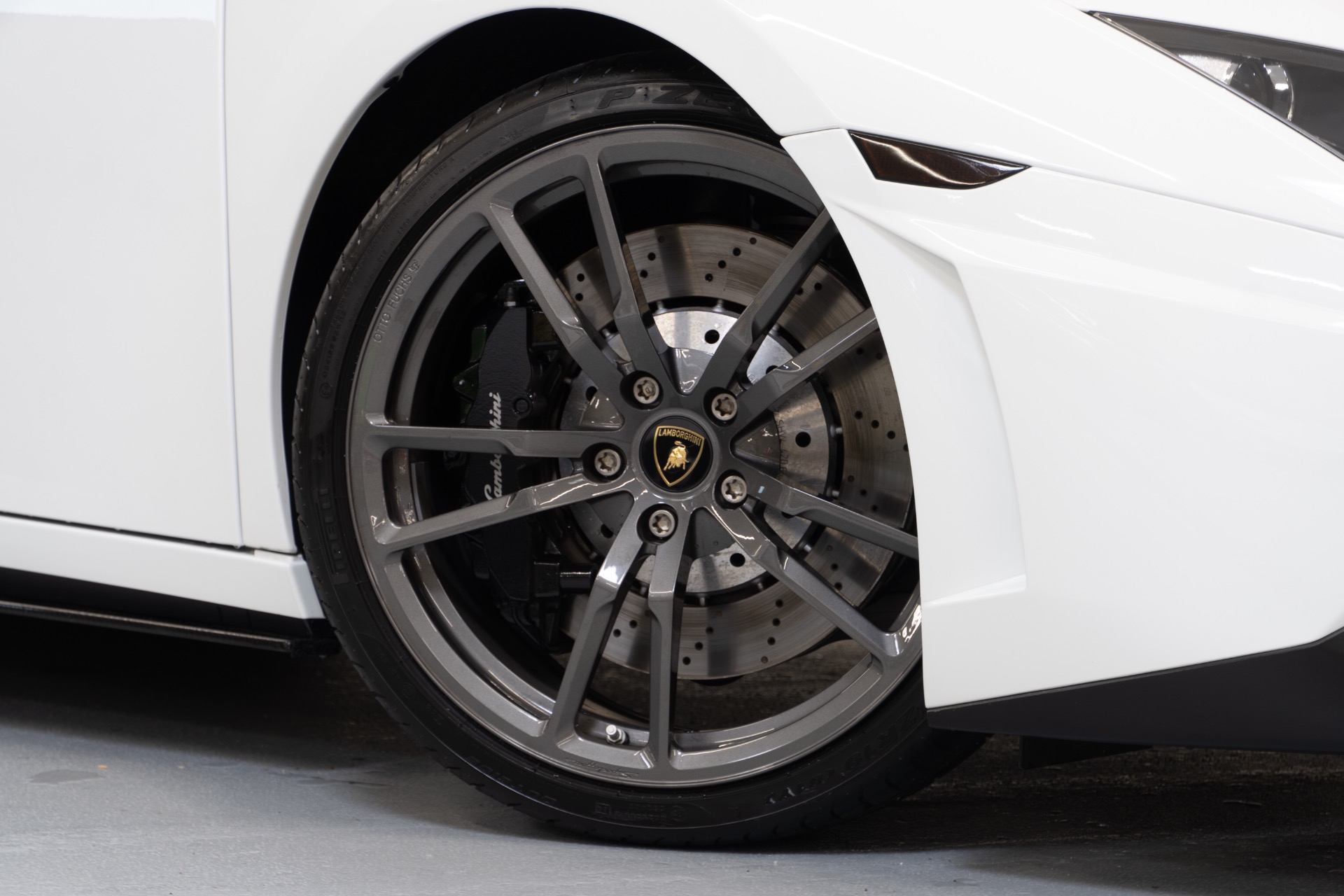 2012 Lamborghini Gallardo LP 570-4 Spyder Performante photo 13