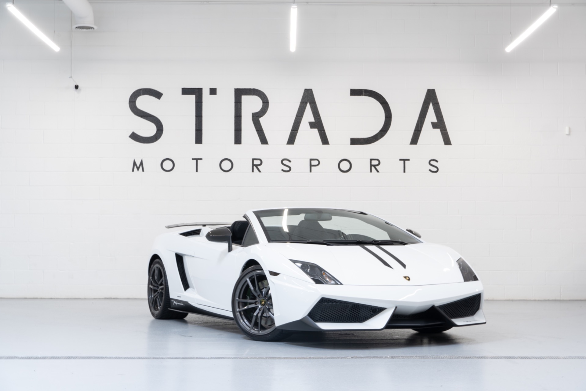 www.stradamotorsports.com