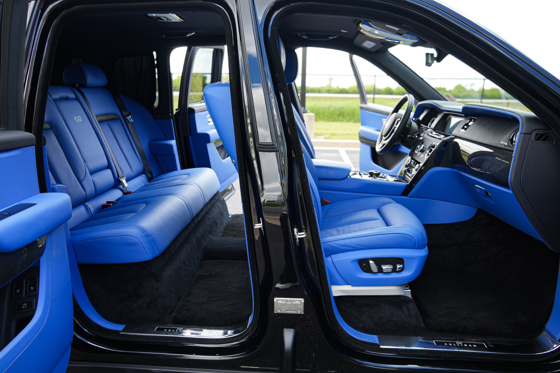 2023 Rolls-Royce Cullinan Black Badge - Photo 30