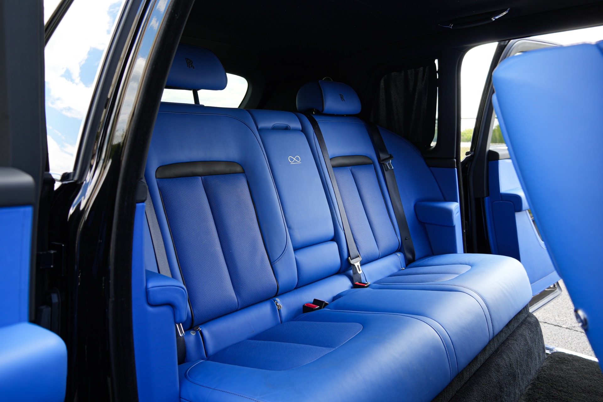 2023 Rolls-Royce Cullinan Black Badge - Photo 31