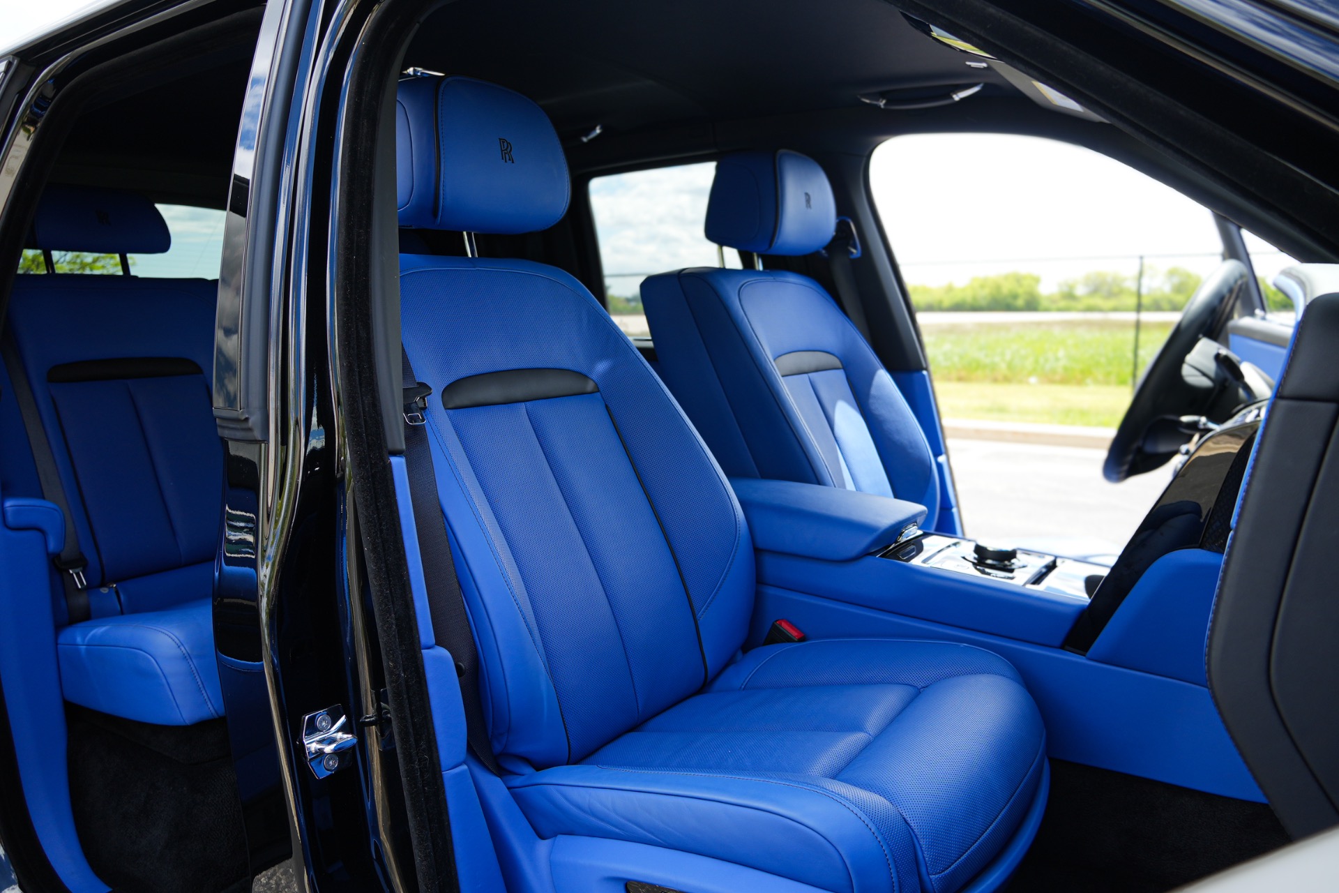 2023 Rolls-Royce Cullinan Black Badge - Photo 37