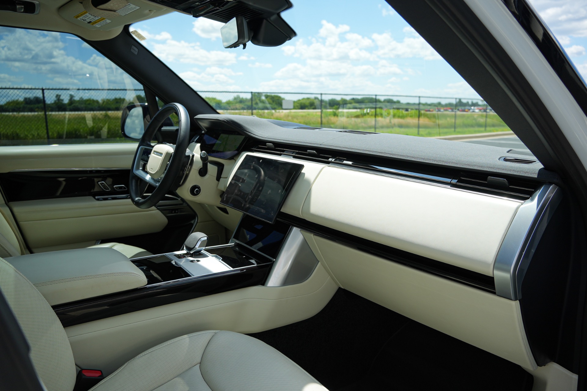 2024 Land Rover Range Rover SE - Photo 24