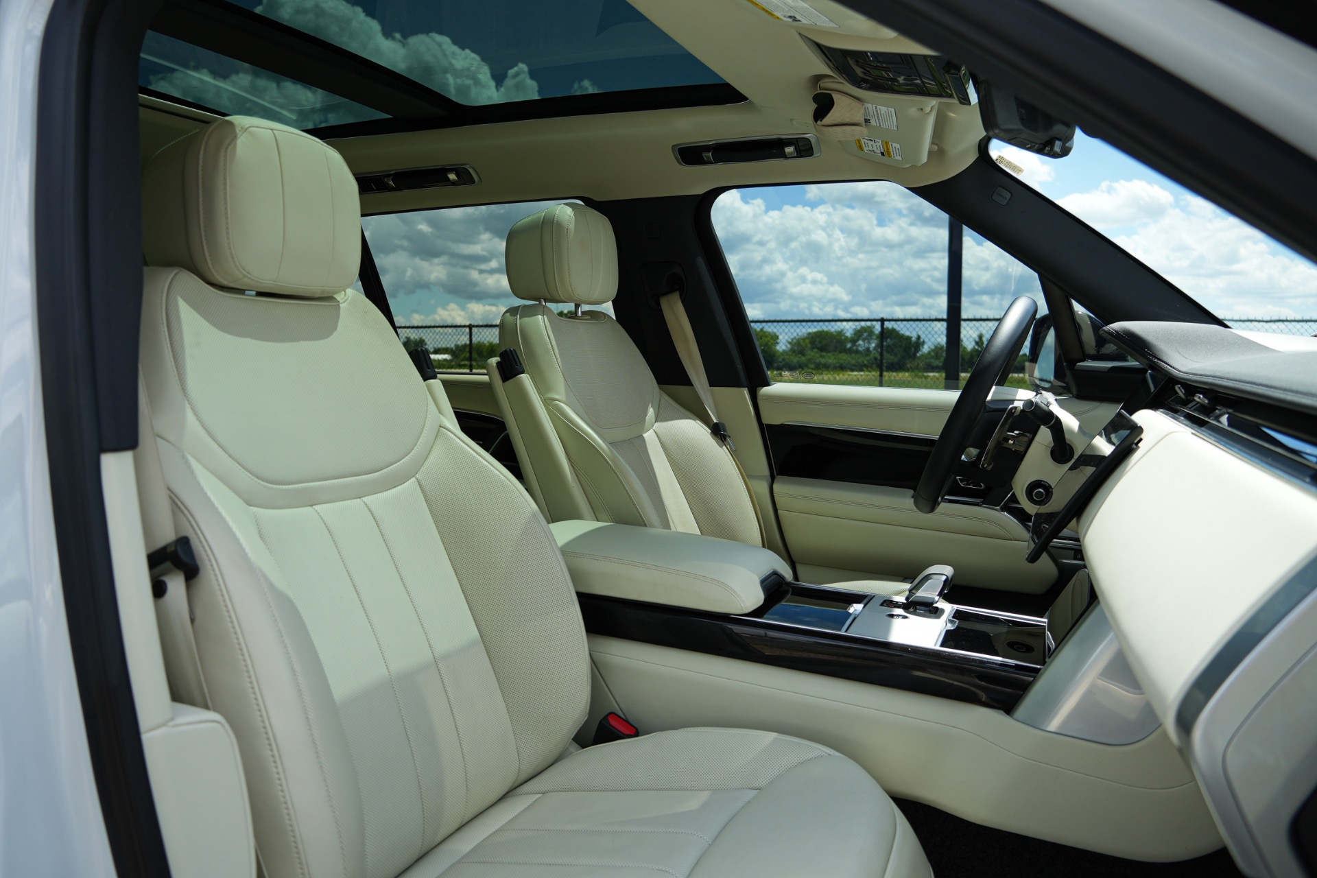 2024 Land Rover Range Rover SE - Photo 25