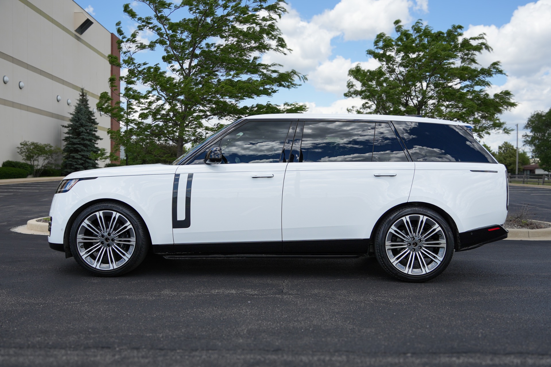2024 Land Rover Range Rover SE - Photo 9