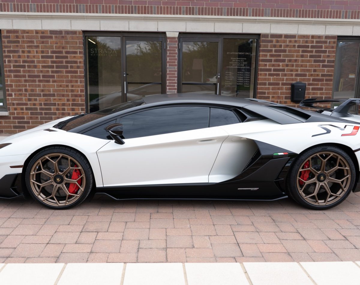 Used-2021-Lamborghini-Aventador-SVJ-1634941178